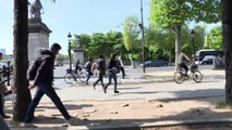 Manifestation éclair d'une centaine de lycéens près de l'Elysée