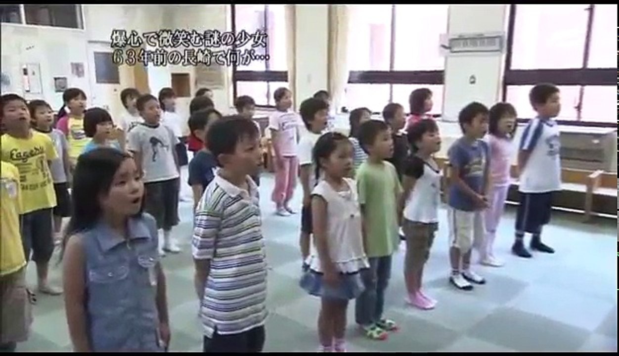 【必見】原爆投下後の長崎で微笑む少女