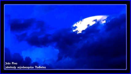 Raios e coriscos pelos Céus dos Penedos Altos, by night... Covilhã a 20-4-2017