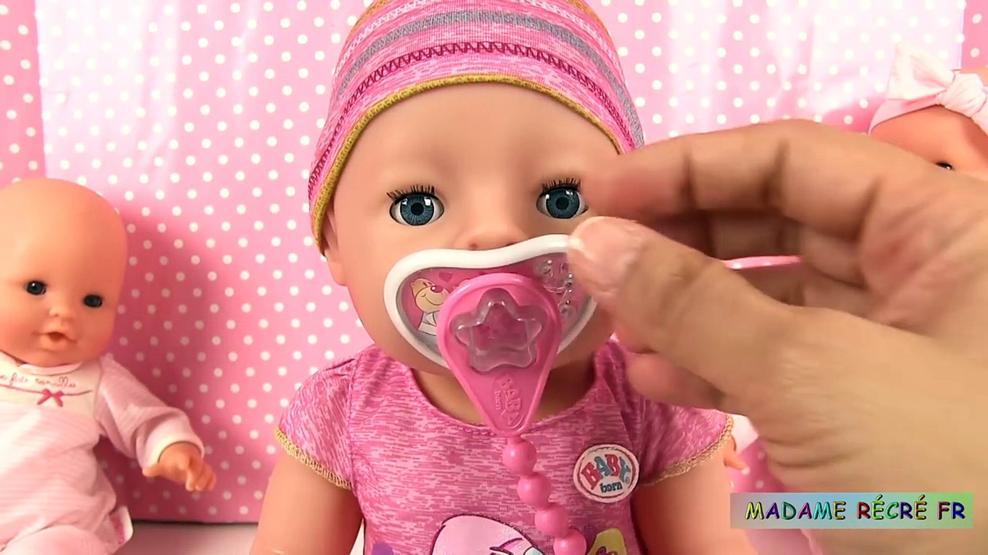 Poupée Baby Born Fille Poupon Interactif Pleure Fait Pipi - video