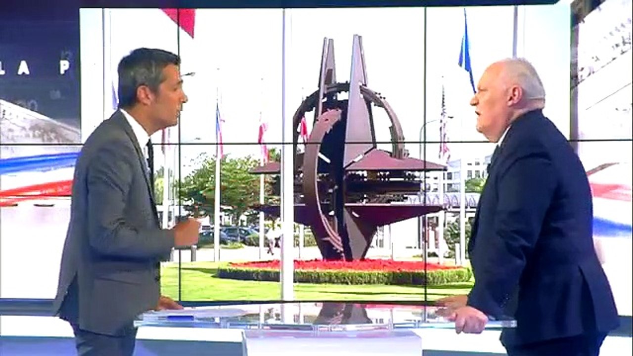 François Asselineau s'enerve face à Olivier Galzi après une question sur les porte-avions ! - Regardez
