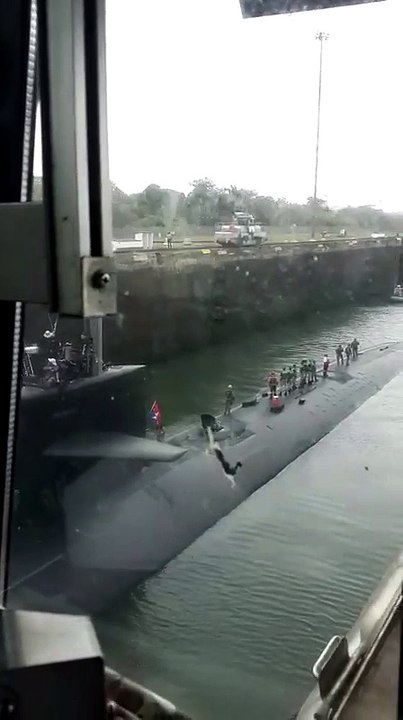 Nuclear Submarine Passes Through The Panama Canal