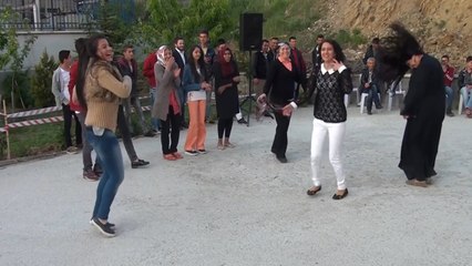 Suriyeli kızlardan cilli bom şov