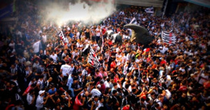 Beşiktaş - Lyon Maçı Öncesi Beşiktaş ve Çarşı Bayram Yerine Döndü