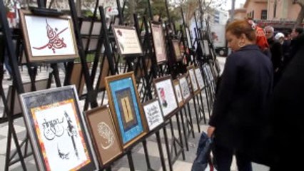 Kadın Inceliğini Hat ve Kaligrafi Sanatına Yansıttı