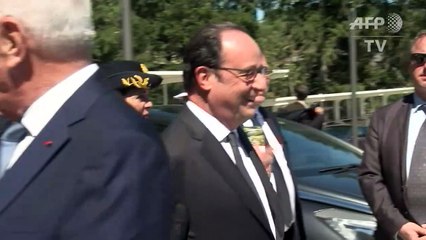 Hollande appelle "tous les Français à aller voter"