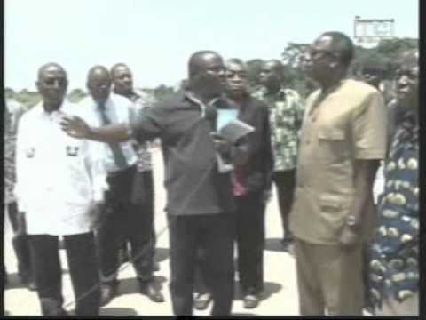 Visite des installations de la GESTOCI par le Ministre des Mines et de l'énergie