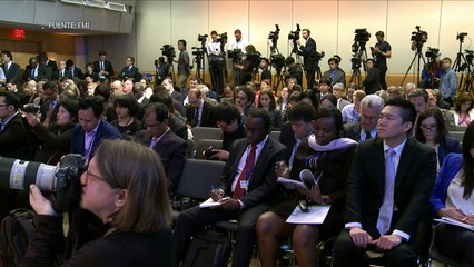 FMI: La economía global finalmente está “recuperando impulso”