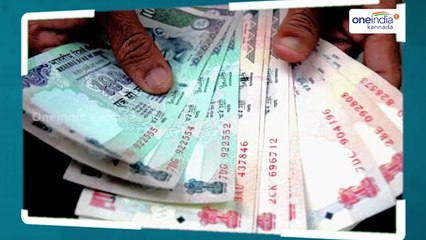 H D Kumaraswamy fan showers money on Kumaraswamy | Oneindia Kannada