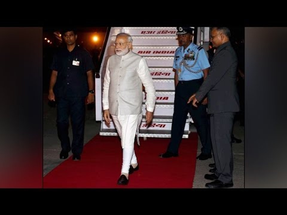 PM Modi arrives in Mozambique, kick starts five day African visit | Oneindia News