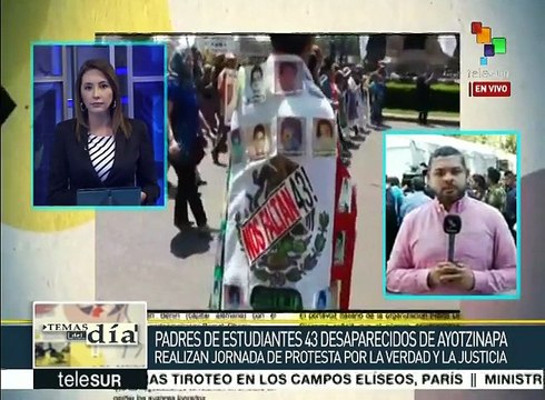 México: padres de los 43 instalan plantón frente a sede de la PGR