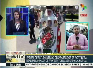 México: padres de los 43 instalan plantón frente a sede de la PGR