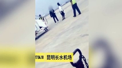 Novios pierden vuelo por pelearse en la pista de un aeropuerto