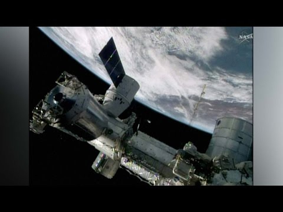 NASA Juno spacecraft enters Jupiter's orbit successfully, creates history| Oneindia News