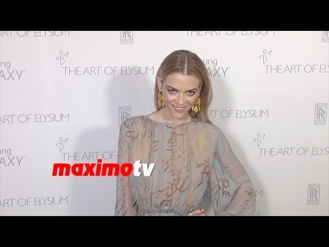 Jaime King | The Art of Elysium HEAVEN Gala 2015 | Red Carpet | MaximoTV Broll