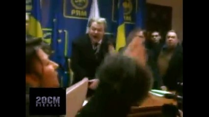 TACI DRACU DIN GURA, CATEA TURBATA...