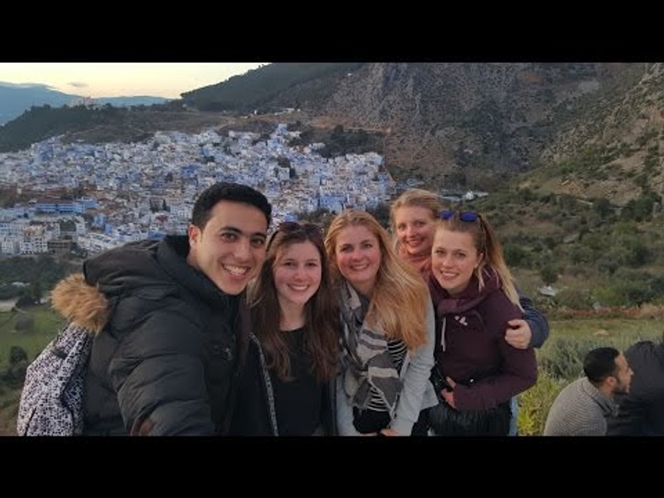 تعلم  الانجليزية مع جميلات ألمانيا