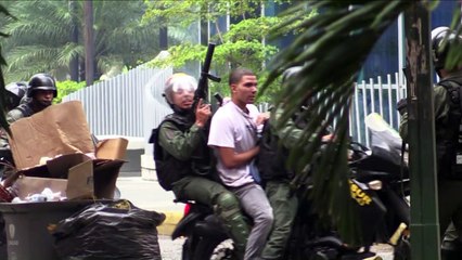 Fortes distúrbios em marcha de opositores na Venezuela