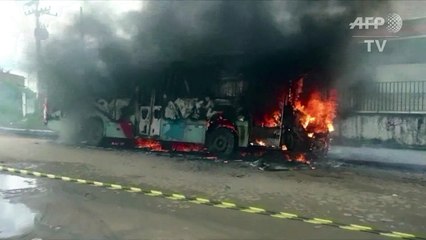 Arrestan a ocho personas en Brasil por incendios de autobuses