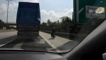 Engelli Motosiklet Sürücüsünün Otoyoldaki Tehlikeli Yolculuğu