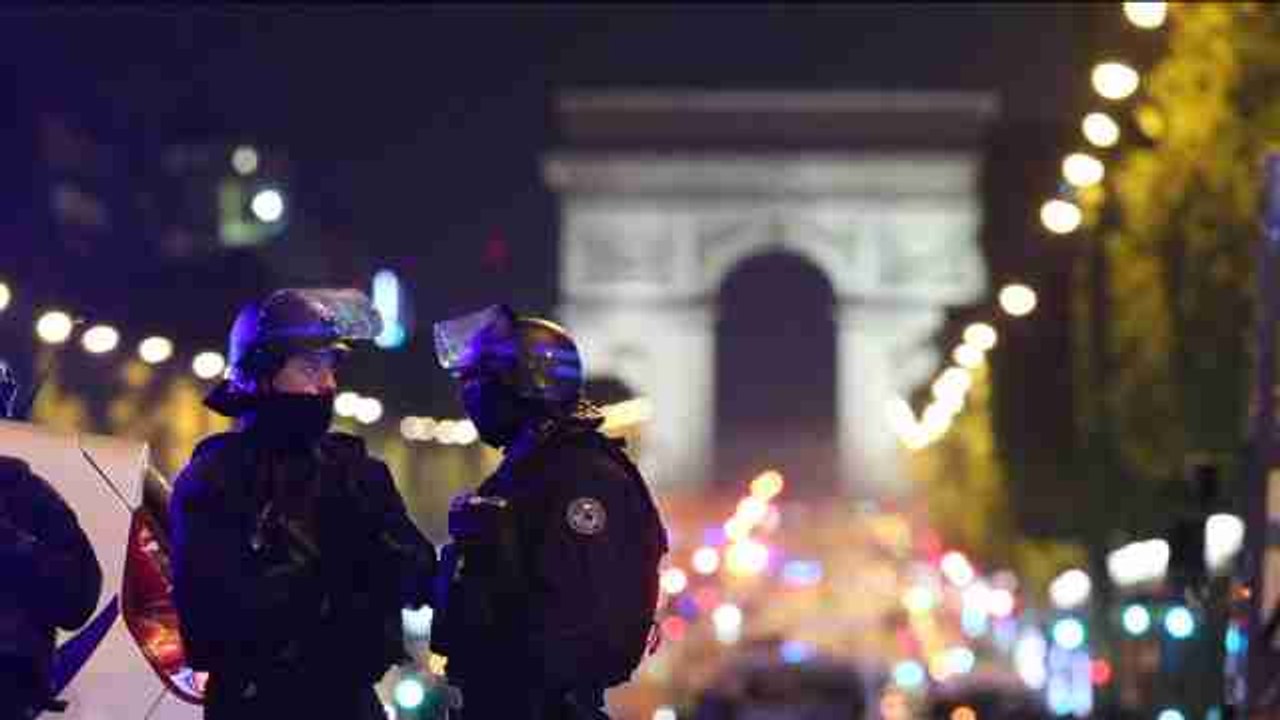Atentado en el corazón de París a tres días de las presidenciales