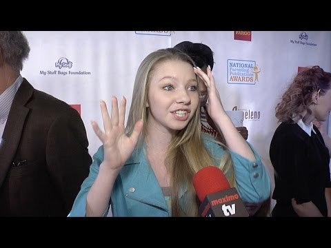 Elise Luthman Interview | 2014 Celebrity Stuff-a-Thon | Red Carpet | #DeadtimeStories
