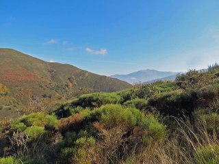 LE SERRAT DE L'HOMME ET LA CASCADE D'URBANYA