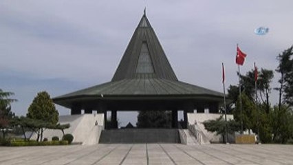 Merhum Başbakan Adnan Menderes'in Anıtmezarında Bakım Çalışması Yapıldı