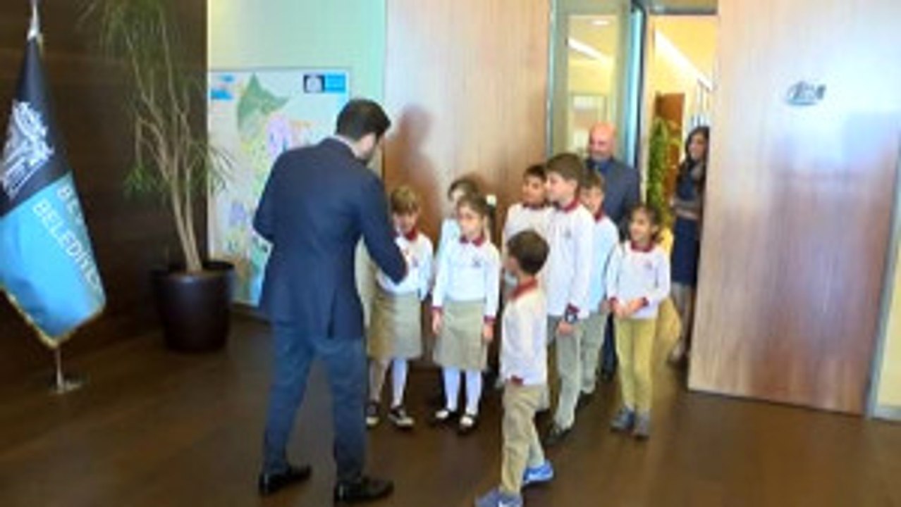 Beşiktaş Belediye Başkanı Hazinedar Koltuğunu Bıraktı