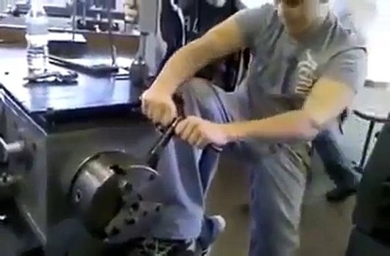 Ayağının Orada Ne İşi Var (+18) İş Kazası