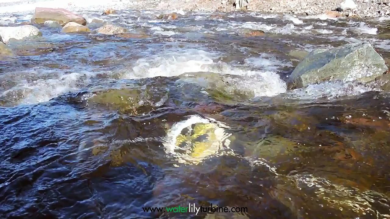 Carga tu móvil aprovechando las corrientes de agua o viento