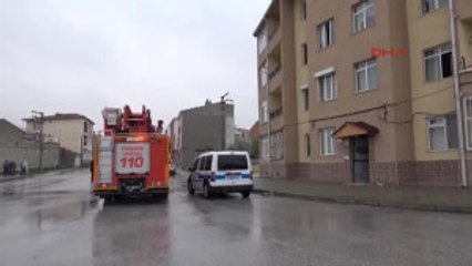 Eskişehir Apartmanda Çıkan Yangında 8 Kişi Hastaneye Kaldırıldı