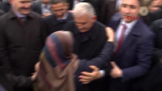 Başbakan Binali Yıldırım Cuma Namazı Sonrası Vatandaşlarla Biraraya Geldi