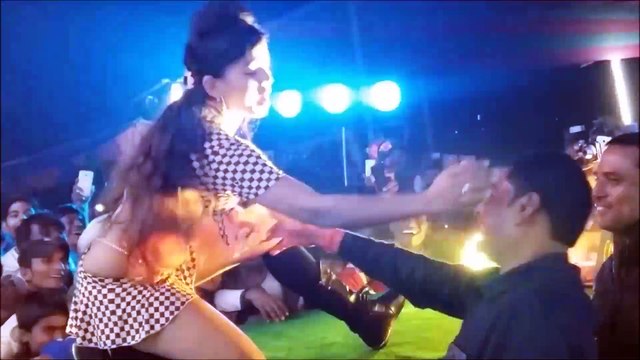 AC AC AC लहंगा AC खोजता Raja La Da Model Videshi Lehenga AC Khojata -Hot Bhojpuri Arkesta Dance Neha