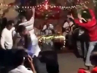 danse chaabi hedi avec akhouna trop fort