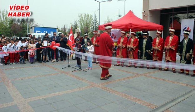(21 NİSAN 2017) FİNAL OKULARI’NDAN HASTANE BAHÇESİ’NDE 23 NİSAN KUTLAMASI…
