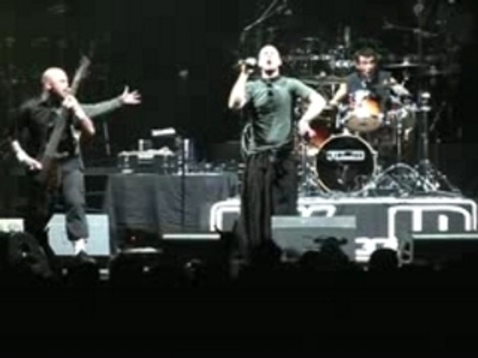 LIK...ID "Son Agonie" LIVE @ 1ere partie de KORN BORDEAUX