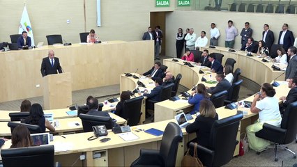 Diputados Local discuten en el Pleno del Congreso