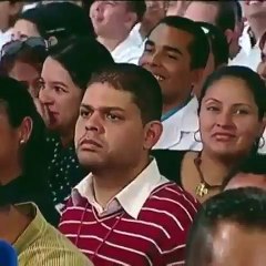 Maduro haciendo chiste sobre el hombre que salio a protestar sin ropa en venezuela