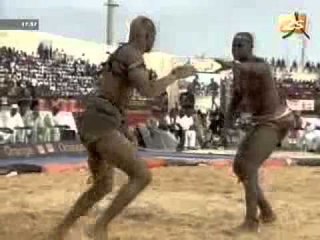 Bour Sine Vs Niass Niass - Combat de Lutte - 15 Juillet 2012