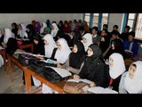 Kashmiri teenage girls trashed by school warden | Oneindia News