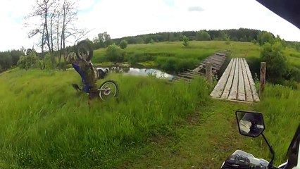 Gros fail à moto !! Belle note artistique LOL