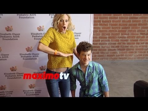 Julie Bowen & Nolan Gould | 2014 A Time for Heroes | Red Carpet | Modern Family