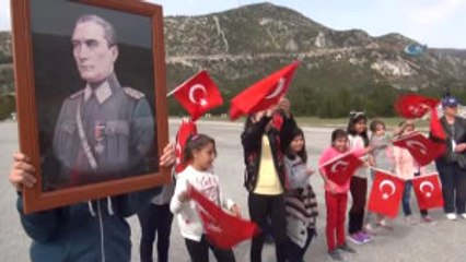 Jandarma'dan Çocuklara 5 Yıldızlı 23 Nisan Hediyesi