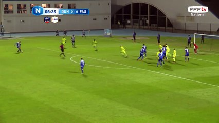 Koné qui boxe ce ballon en corner
