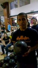 Como fazer um strike no boliche (sensacional)
