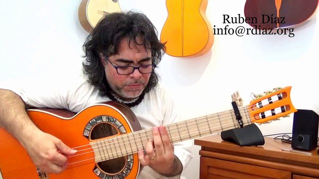 Top tuned in Bb Re-inventing the Negra-Flamenca /Combined back and sides (review) Simplicio 1929c Andalusian Guitars