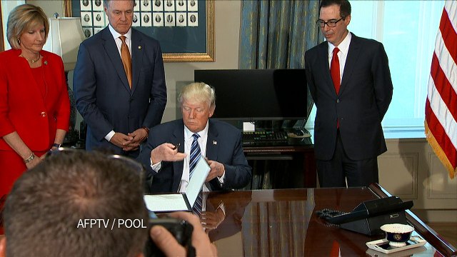 Trump quer rever leis financeiras