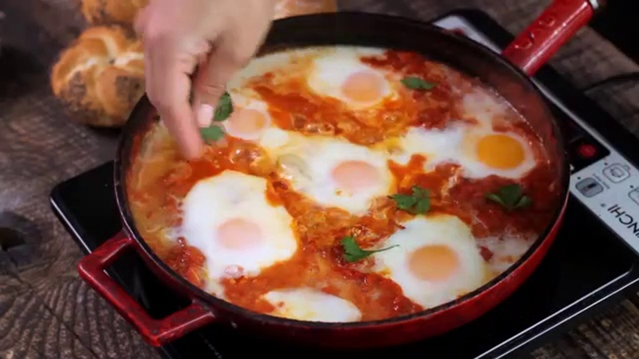 Voici le shakshuka, un plat oriental succulent et facile à cuisiner