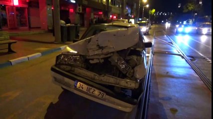 Bursa'da Kaza Arkadan Çarptığı Aracı Yaya Yoluna Fırlattı